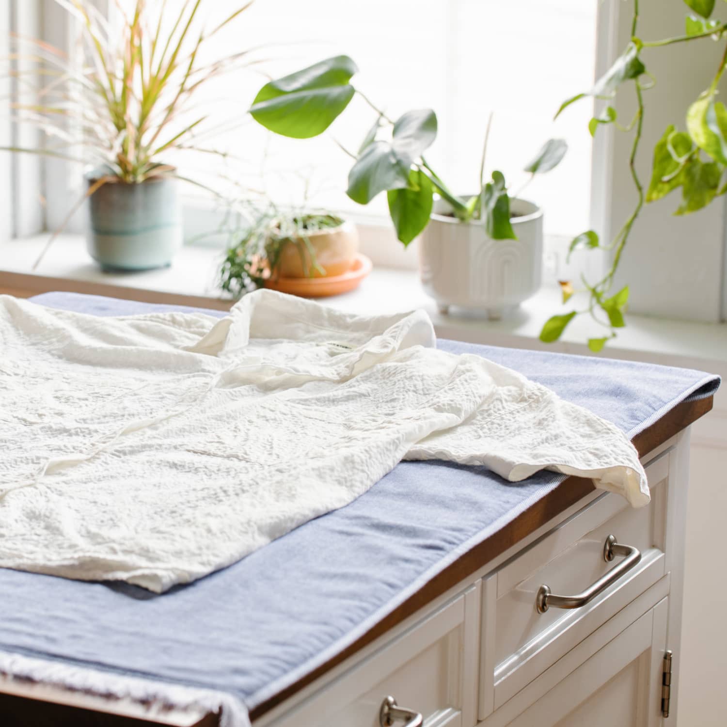 Flat towel store